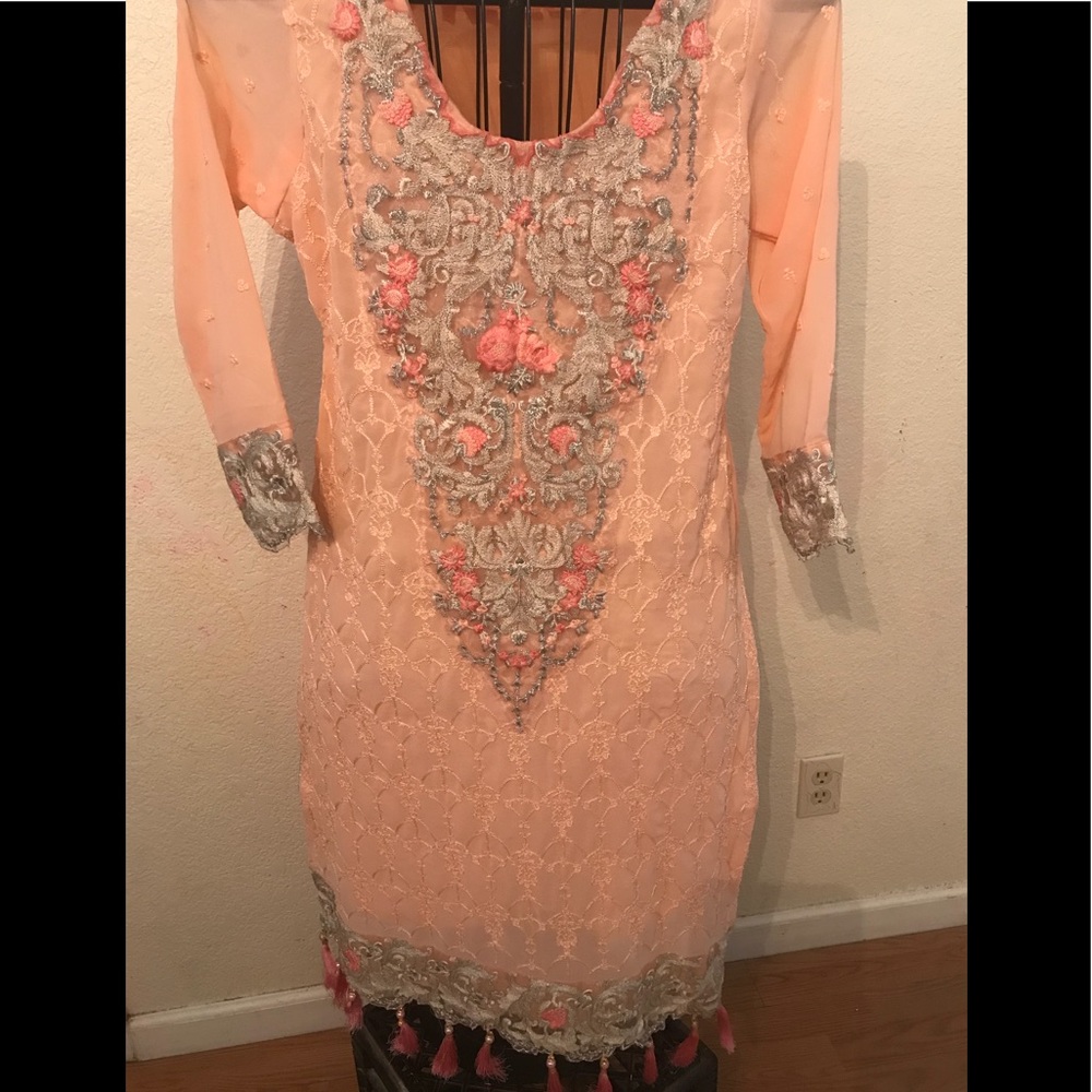 Pakistani Salwar Kameez
